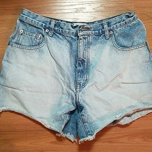 Cutoff shorts